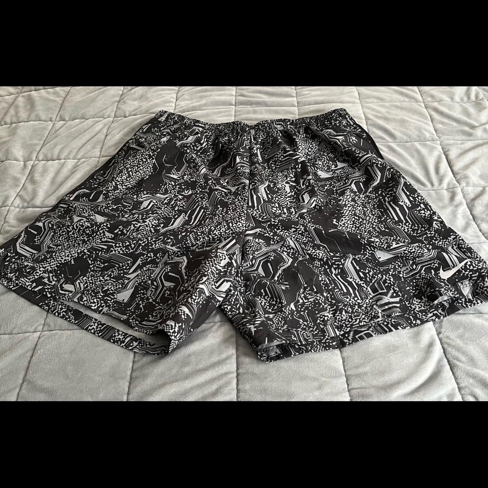 Mens Nike Dri-fit XL workout shorts